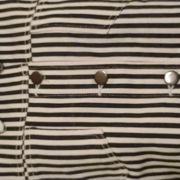 🌺NWOT crop striped denim jacket from Wild Honey size M So cute! - Picture 6 of 9